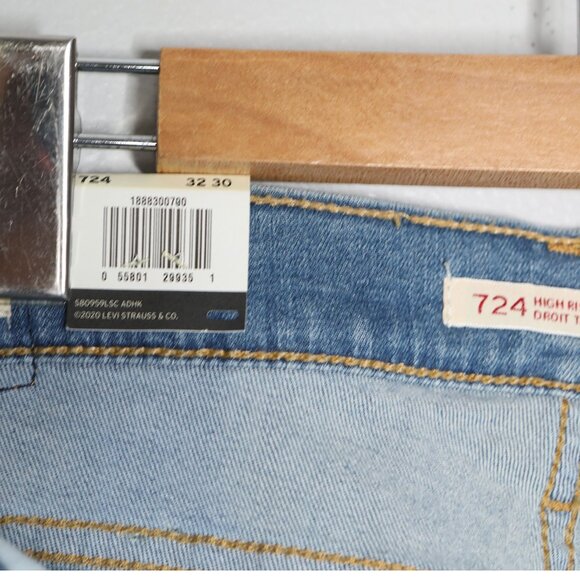 NWT Levis Premium 724 High Rise Straight Leg Jeans Light Med Wash Stretch Denim - Picture 6 of 8